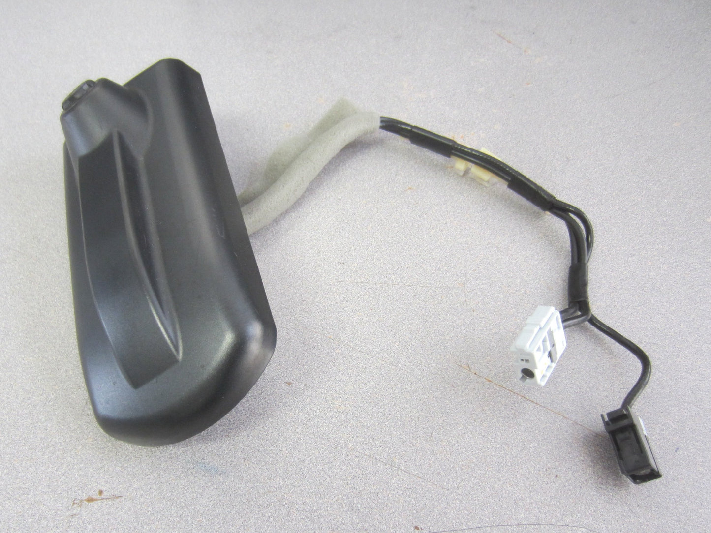 OEM Honda Element XM FM Antenna Assembly - EX 2009 - 2011 Used